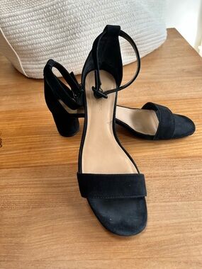 Banana Republic Black Suede Ankle-Strap Block Heel Sandals - Size 9.5